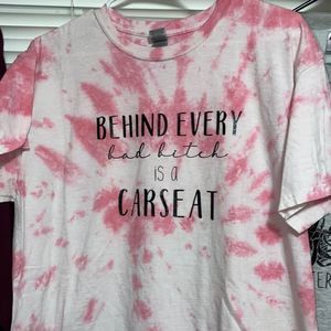 Mom Tee • Behind every bad bitch is a car seat • Size Large